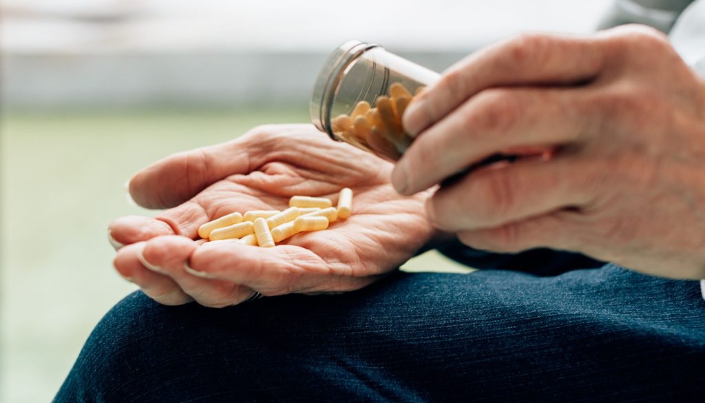 مراجعة الادوية لكبار السن