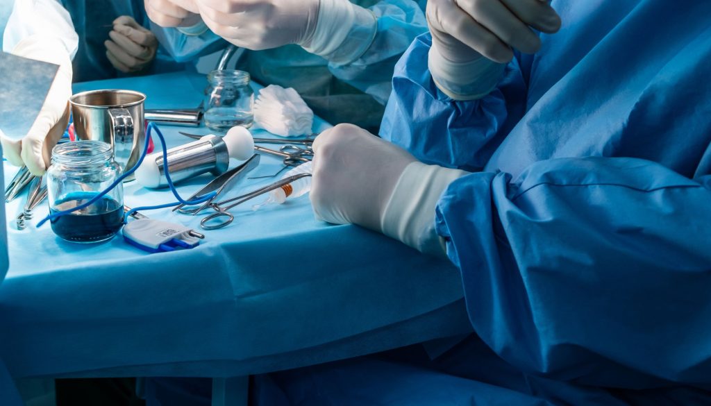 إزالة الانزلاق الغضروفي بالتدخل الميكروسكوبي المحدود