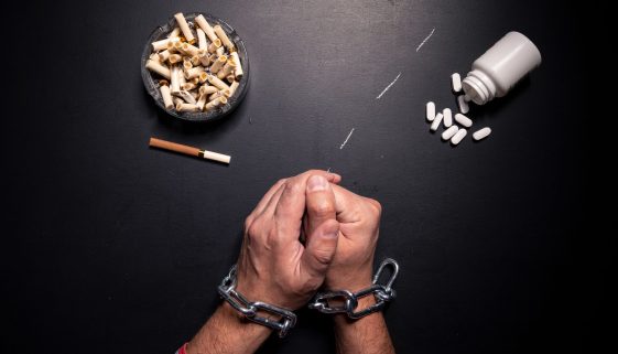 علاج إدمان التدخين وآثاره